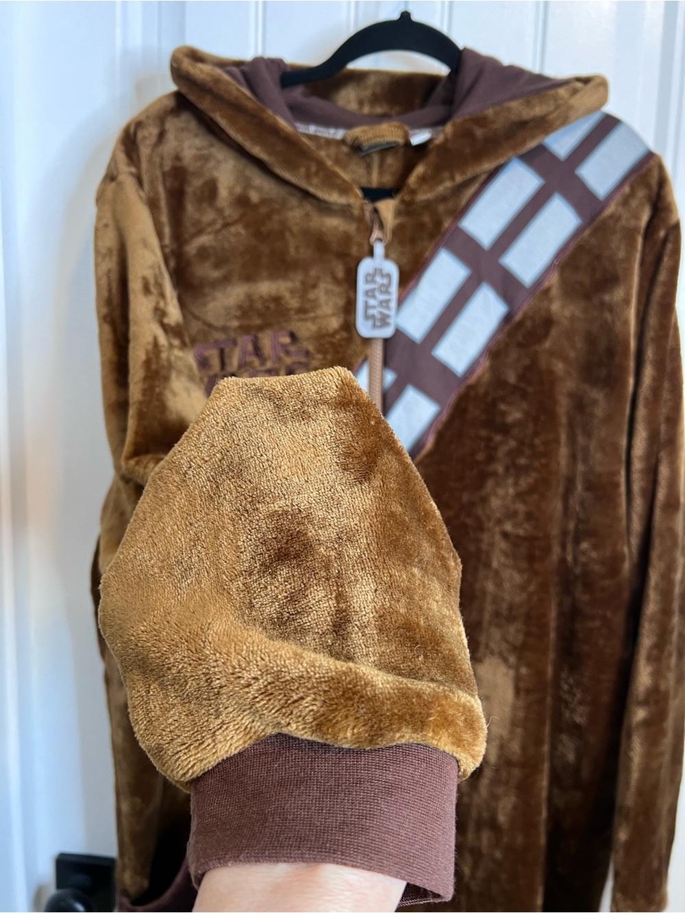 Star Wars Chewbacca Plush Adults Costume Bandolier Accent Onesie. Size XXL. - Picture 8 of 14